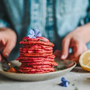 B. Garuckės blynai, kokių dar neragavote – įkvėpti šaltibarščių