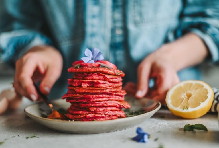 B. Garuckės blynai, kokių dar neragavote – įkvėpti šaltibarščių