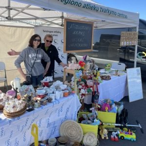 „Atiduotuvės” keliauja po Kauno regioną – daiktai randa naujus namus, o žmonės – džiaugsmą dalintis