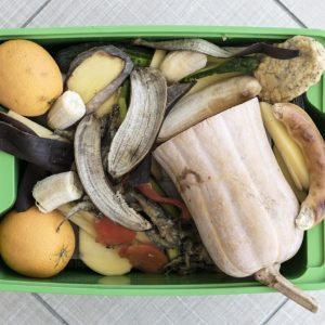 Į šiukšliadėžę ar ant stalo? Išmaniosios virtuvės technologijos padeda pasirinkti teisingai