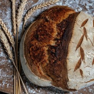 Močiutės ranka rašytas receptas gali sujungti kartas: atskleidė, kaip puoselėti tradicijas skubančioje visuomenėje